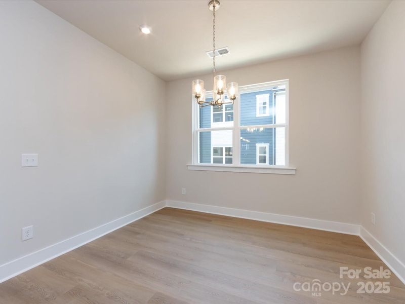 Spacious, unfurnished interior of a new home in Context at Oakhurst, Charlotte (Image 10).