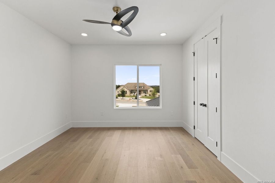 Spacious, unfurnished interior of a new home in , Bulverde (Image 23).