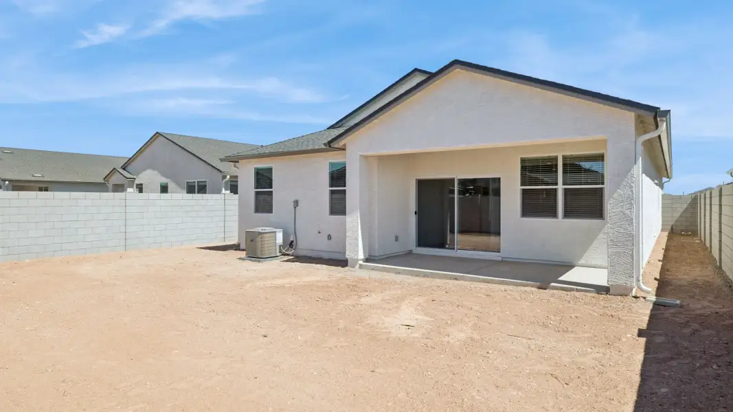 Exterior details and patio area of a home in Quail Ranch, San Tan Valley (Image 19).