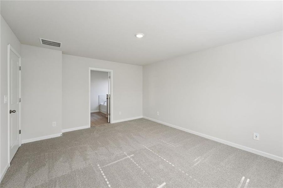 Spacious, unfurnished interior of a new home in Westmont Preserve, Powder Springs (Image 30).