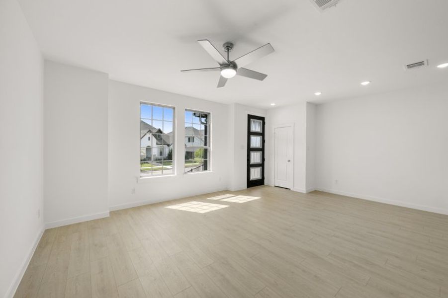 Spacious, unfurnished interior of a new home in Karis, Crowley (Image 17).