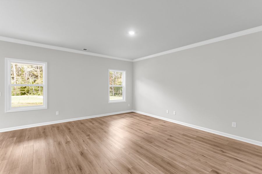 Spacious, unfurnished interior of a new home in Central Creek, Goose Creek (Image 19).