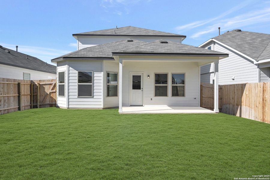 Exterior details and patio area of a home in Winding Brook, San Antonio (Image 4).