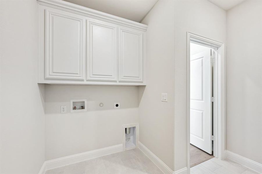 Spacious, unfurnished interior of a new home in West Crossing, Anna (Image 24).