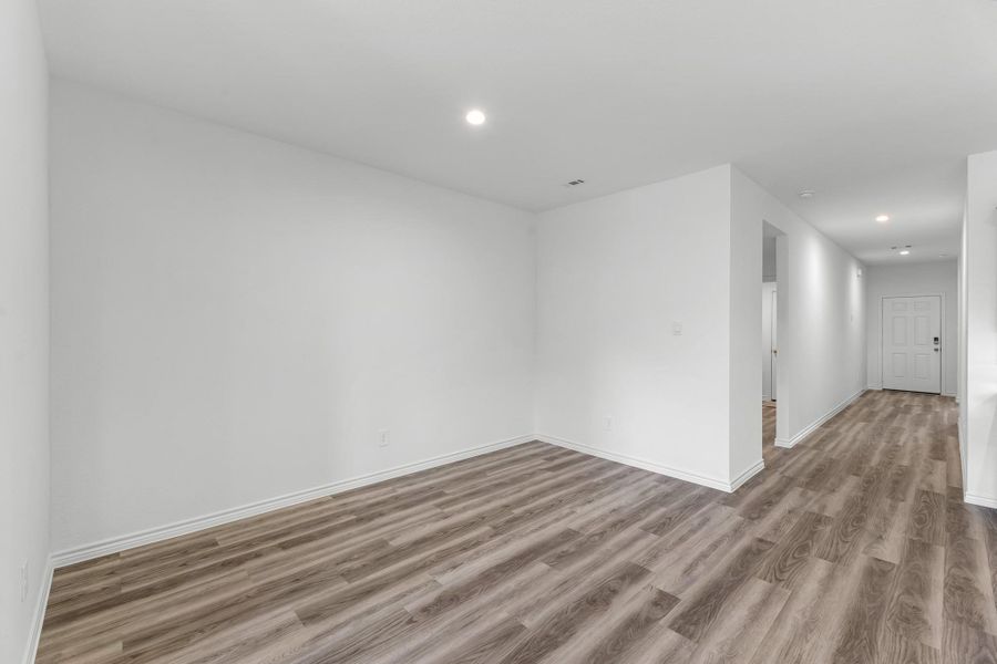 Spacious, unfurnished interior of a new home in Reserve at Mallard Lakes, Orange (Image 20).