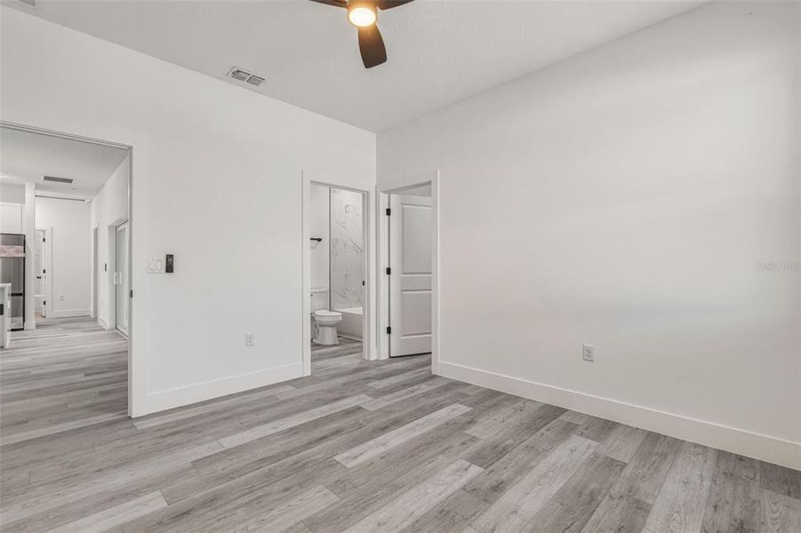 Spacious, unfurnished interior of a new home in , North Port (Image 26).