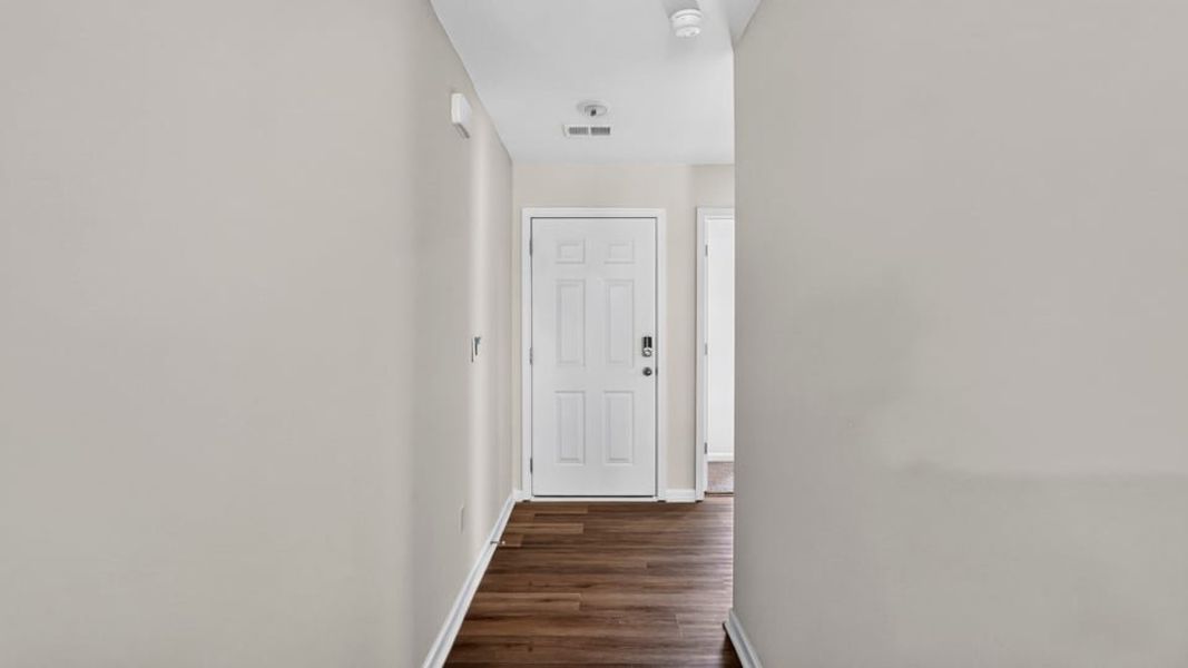 Spacious, unfurnished interior of a new home in Cedar Gap, Fountain Inn (Image 17).