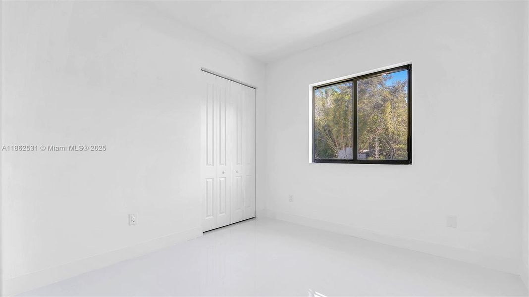 Spacious, unfurnished interior of a new home in , Miami (Image 36).