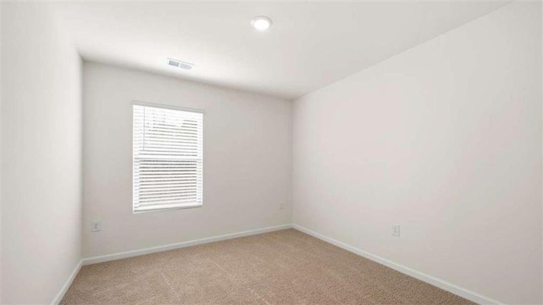 Spacious, unfurnished interior of a new home in Inverness at Sugarloaf, Lawrenceville (Image 15).