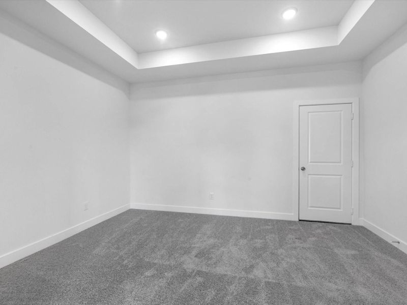 Spacious, unfurnished interior of a new home in Lago Mar, Texas City (Image 17).