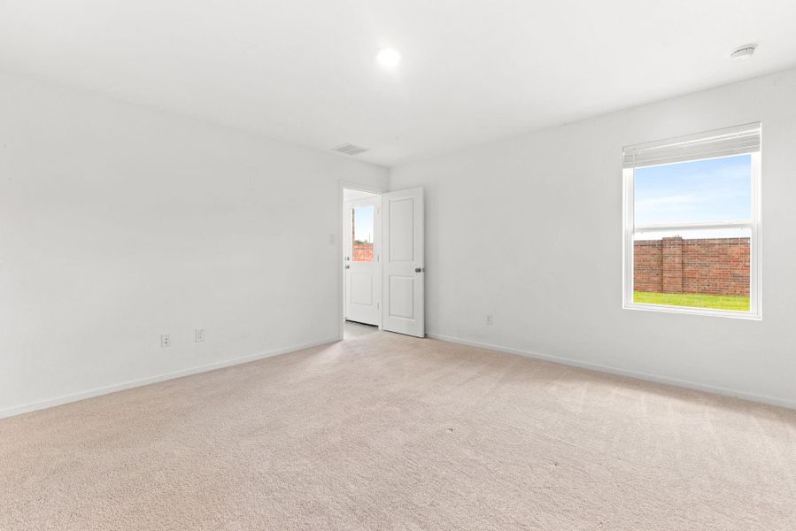 Spacious, unfurnished interior of a new home in , Katy (Image 28).