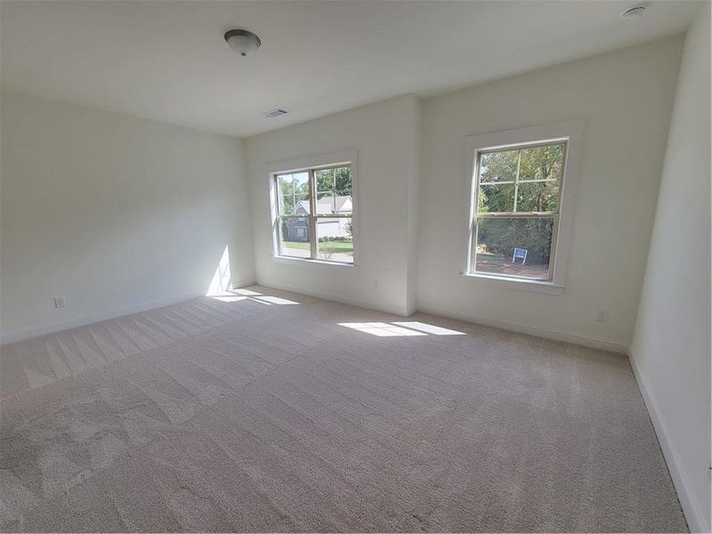 Spacious, unfurnished interior of a new home in , Jefferson (Image 22).