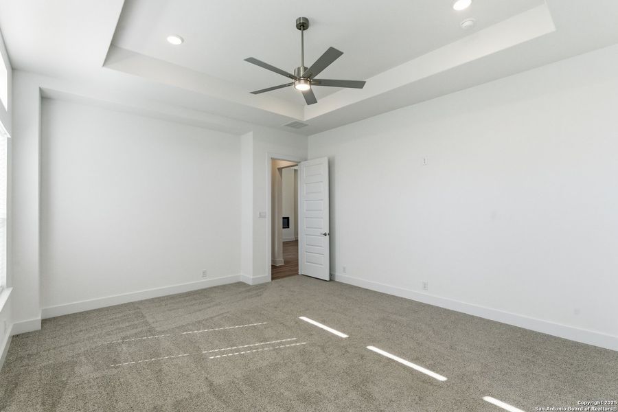 Spacious, unfurnished interior of a new home in Mesa Western, Cibolo (Image 18).