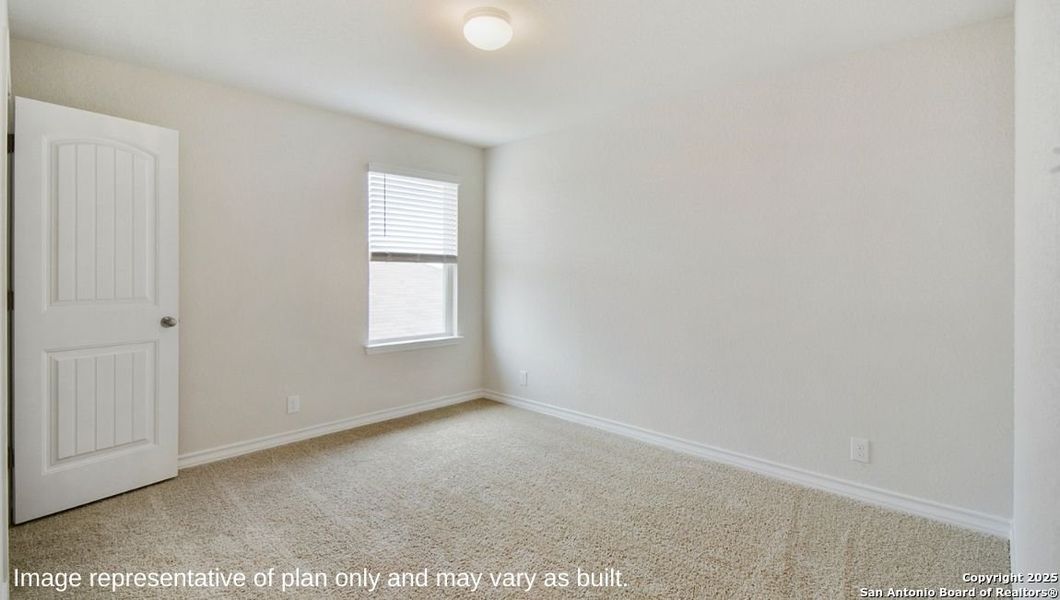 Spacious, unfurnished interior of a new home in The Canyons at Amhurst, San Antonio (Image 9).