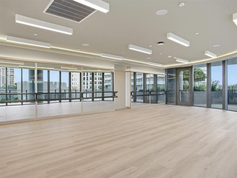 Spacious, unfurnished interior of a new home in , Tampa (Image 65).