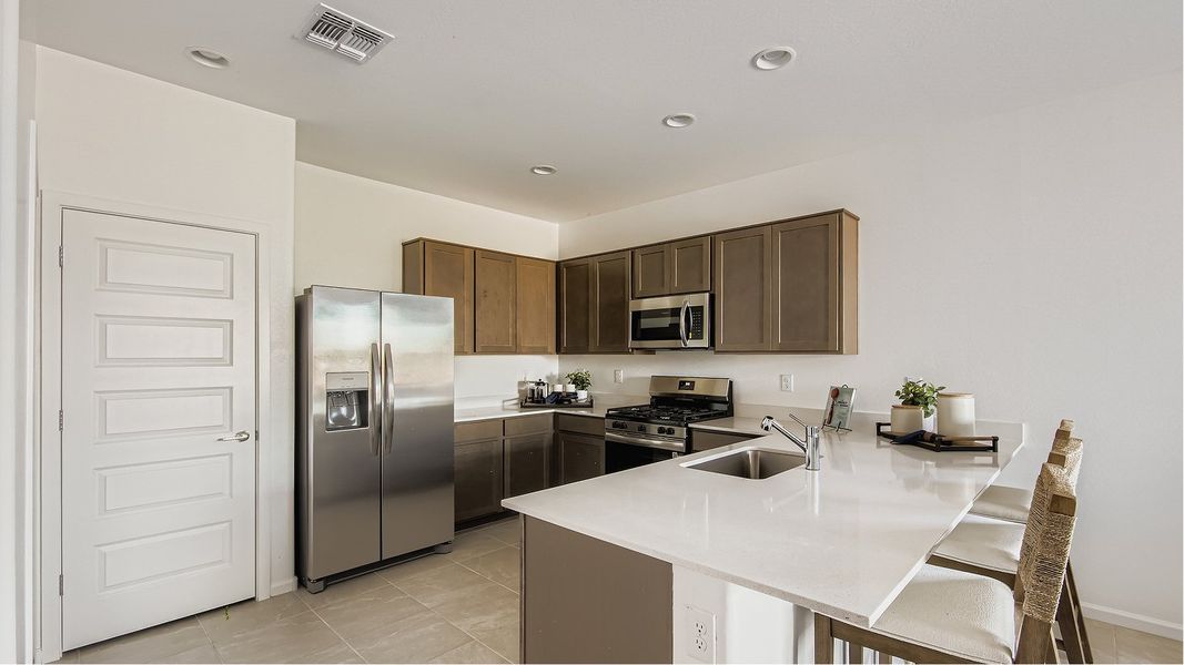 3560 Coronado Kitchen 1of3 F1 Base2