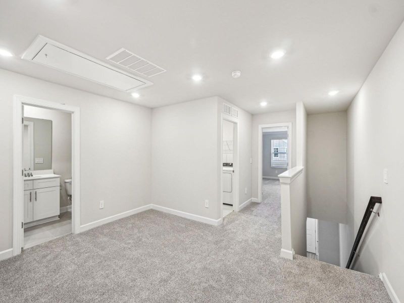 Spacious, unfurnished interior of a new home in Crossrail Station, Mooresville (Image 16).