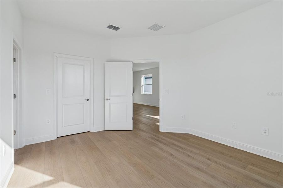 Spacious, unfurnished interior of a new home in Southpointe, Palmetto (Image 18).