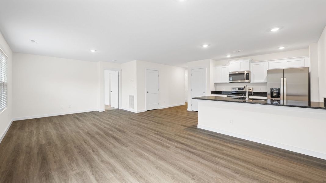 Spacious, unfurnished interior of a new home in Timber Creek, Rossville (Image 22).