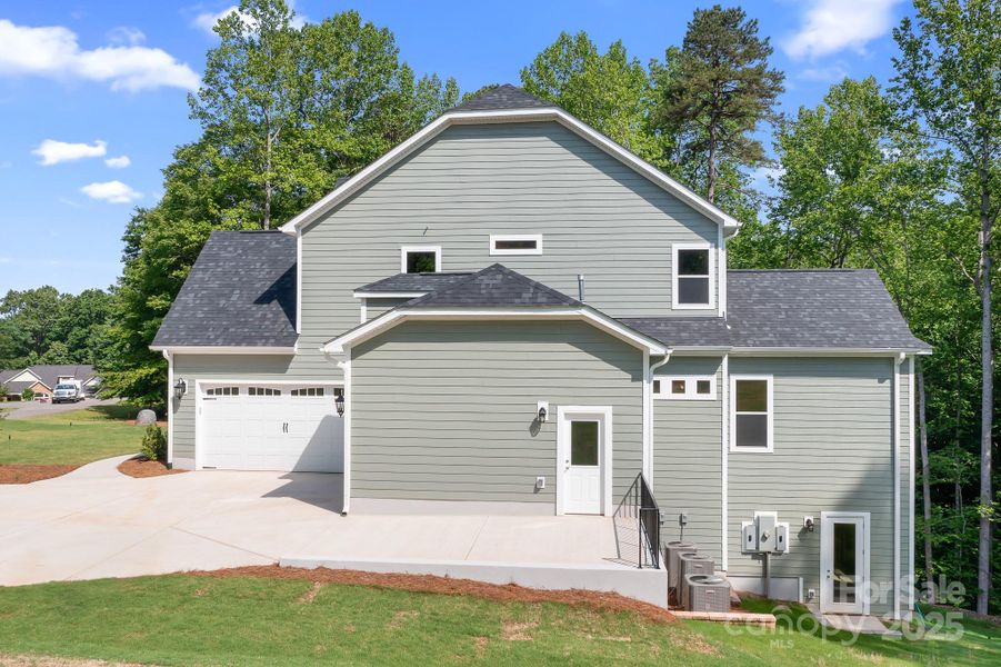 Front exterior of a new home in Harbor Watch, Statesville, NC, highlighting curb appeal (Image 22).