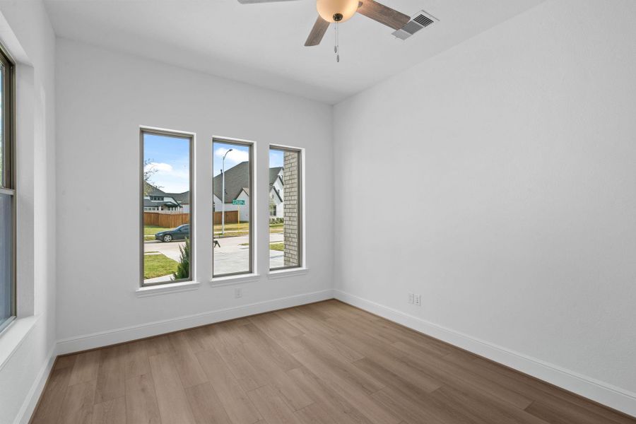 Spacious, unfurnished interior of a new home in Dunham Pointe 70', Cypress (Image 31).