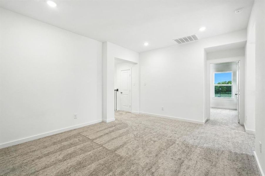 Spacious, unfurnished interior of a new home in Sonoma Verde: 60ft. lots, McLendon-Chisholm (Image 18).