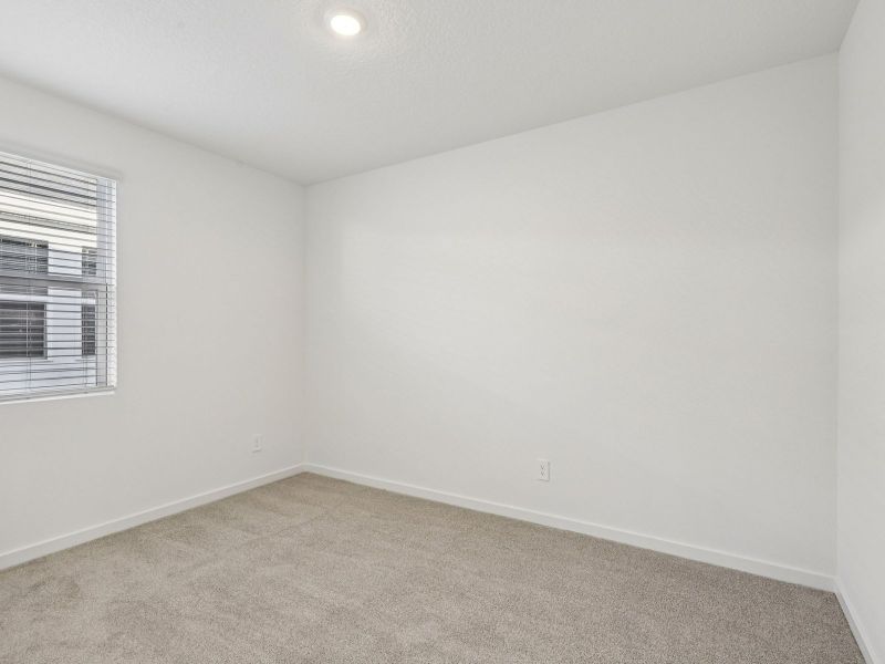 Spacious, unfurnished interior of a new home in Colbert Landings, Palm Coast (Image 12).