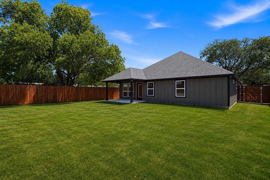Exterior details and patio area of a home in , White Settlement (Image 4).