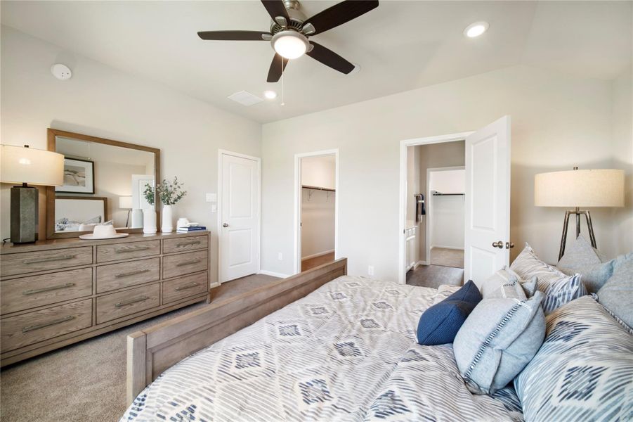 Furnished interior view inside a new home in Montgomery Ridge: Landmark Collection, Montgomery (Image 4).