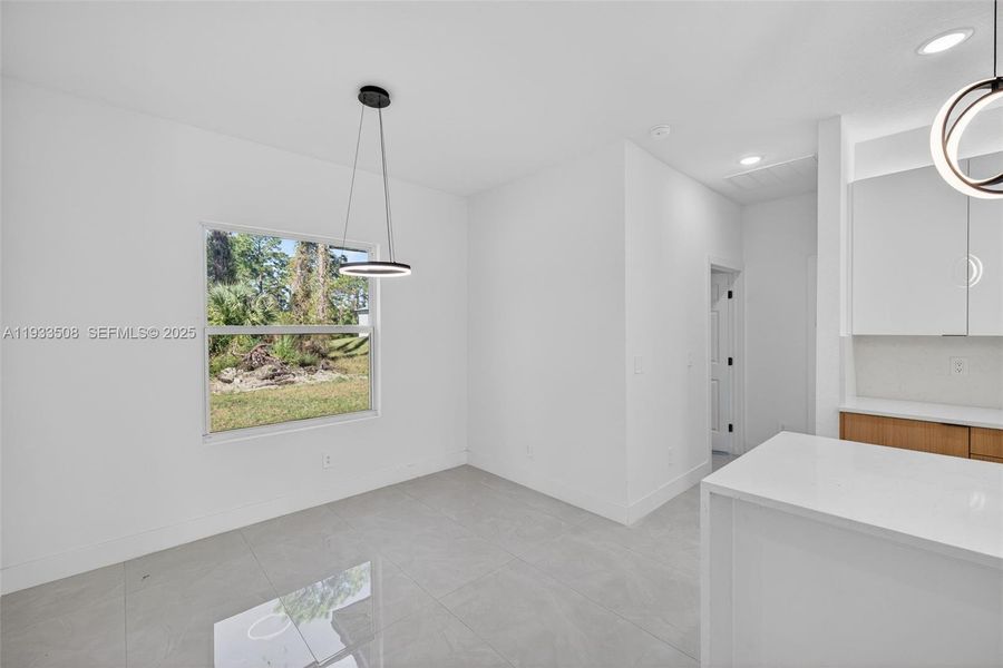 Spacious, unfurnished interior of a new home in , Lehigh Acres (Image 17).