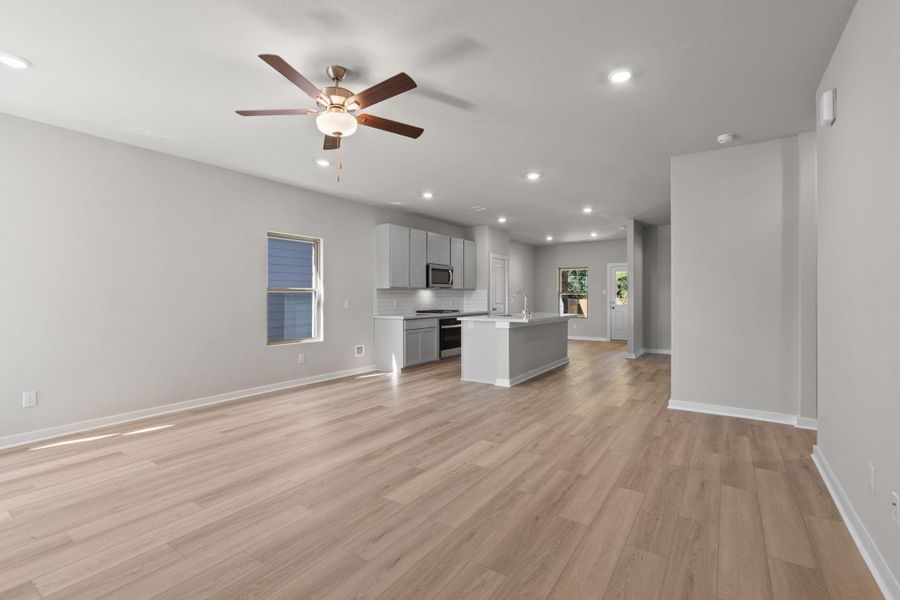 Spacious, unfurnished interior of a new home in Westridge Cove, Conroe (Image 21). Spacious, unfurnished interior of a new home in Westridge Cove, Conroe (Image 21).