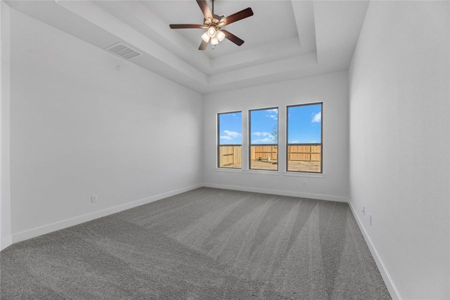 Representative image. Features, selections and colors may vary.