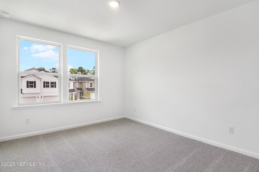 Spacious, unfurnished interior of a new home in Seasons at Park Trace, Jacksonville (Image 17).