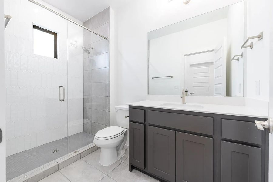 Lynmar II D Bathroom 3 Lynmar II D Bathroom 3