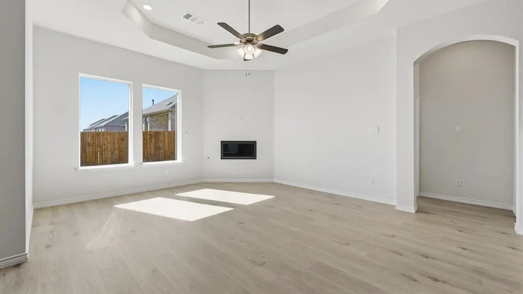 Spacious, unfurnished interior of a new home in The Woods at Lindsey Place, Anna (Image 5).