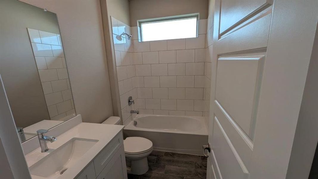 Furnished interior view inside a new home in Bella Vista, Granbury (Image 6). Furnished interior view inside a new home in Bella Vista, Granbury (Image 6).