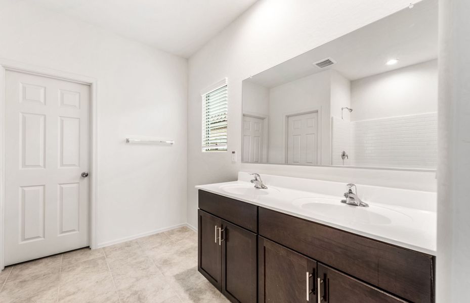 Furnished interior view inside a new home in Copper Falls, Buckeye (Image 10).