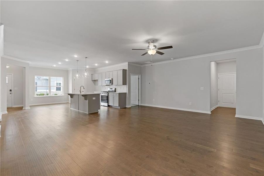 Spacious, unfurnished interior of a new home in Creekwood, Powder Springs (Image 9).