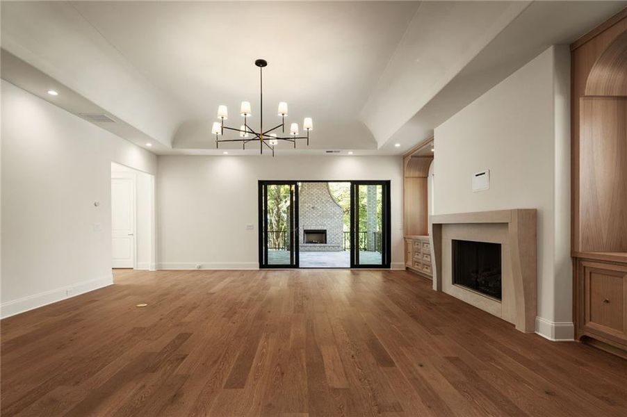 Spacious, unfurnished interior of a new home in , Brookhaven (Image 27).