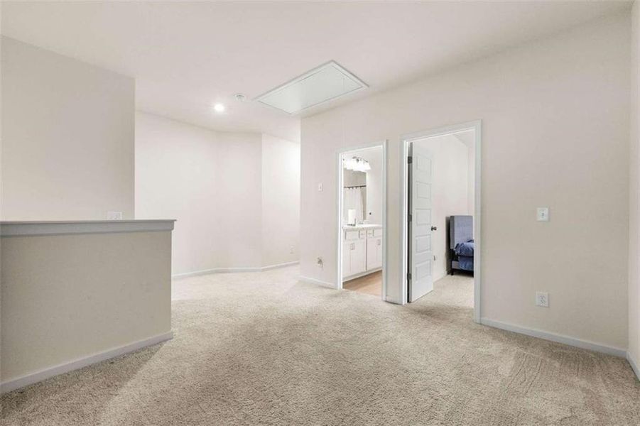 Spacious, unfurnished interior of a new home in , Dallas (Image 21).