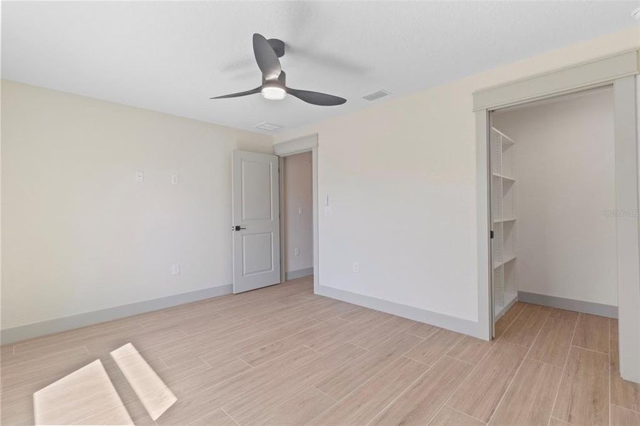 Spacious, unfurnished interior of a new home in , Port Charlotte (Image 27).