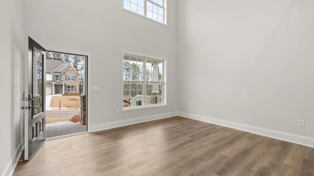 Spacious, unfurnished interior of a new home in Thalley Creek Estates, Cumming (Image 14).