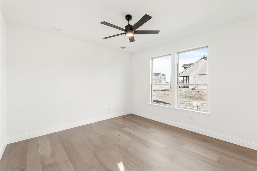 Spacious, unfurnished interior of a new home in Creekview Meadows, Pilot Point (Image 21).