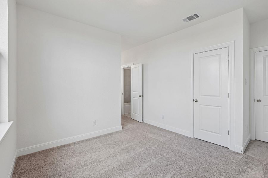 Spacious, unfurnished interior of a new home in 6 Creeks, Kyle (Image 32). Spacious, unfurnished interior of a new home in 6 Creeks, Kyle (Image 32).