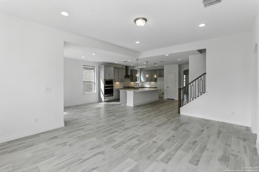 Spacious, unfurnished interior of a new home in Bison Ridge, San Antonio (Image 19). Spacious, unfurnished interior of a new home in Bison Ridge, San Antonio (Image 19).