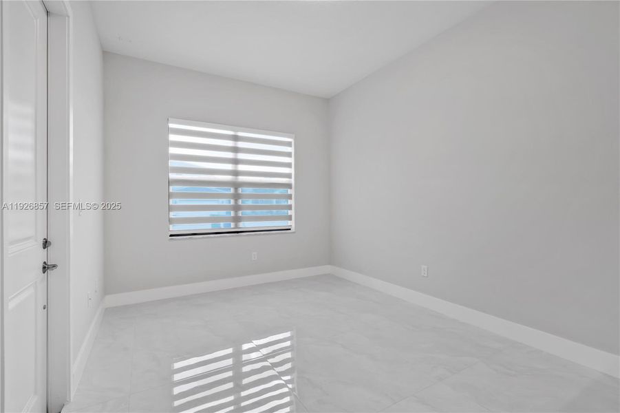 Spacious, unfurnished interior of a new home in , Miramar (Image 43).