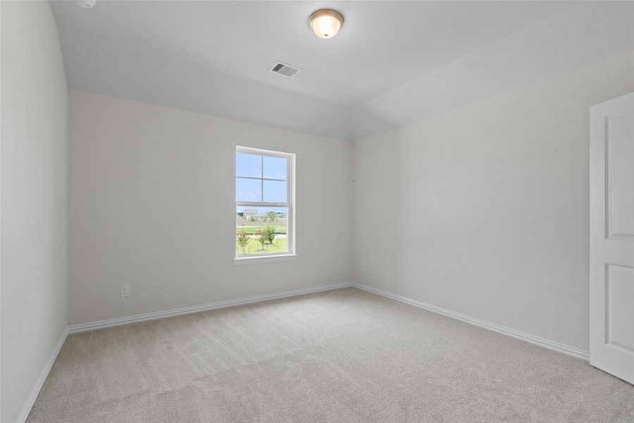 Spacious, unfurnished interior of a new home in Creekhaven, Iowa Colony (Image 23). Spacious, unfurnished interior of a new home in Creekhaven, Iowa Colony (Image 23).