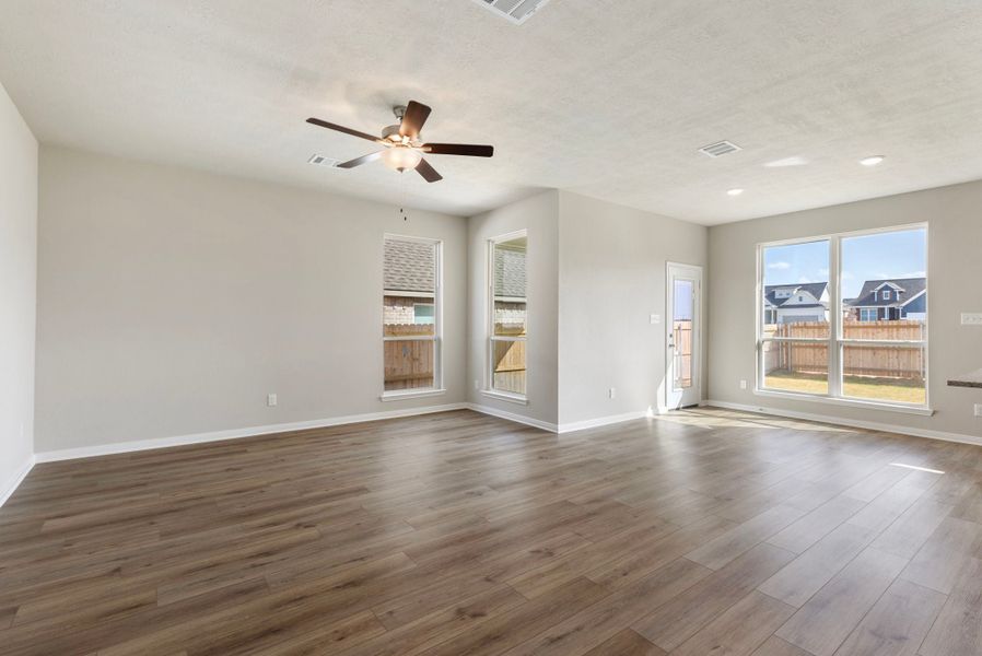 Representative unfurnished interior of a home built from the The 1613 by Stylecraft Builders in Arroyo Ranch, Seguin (Image 11).