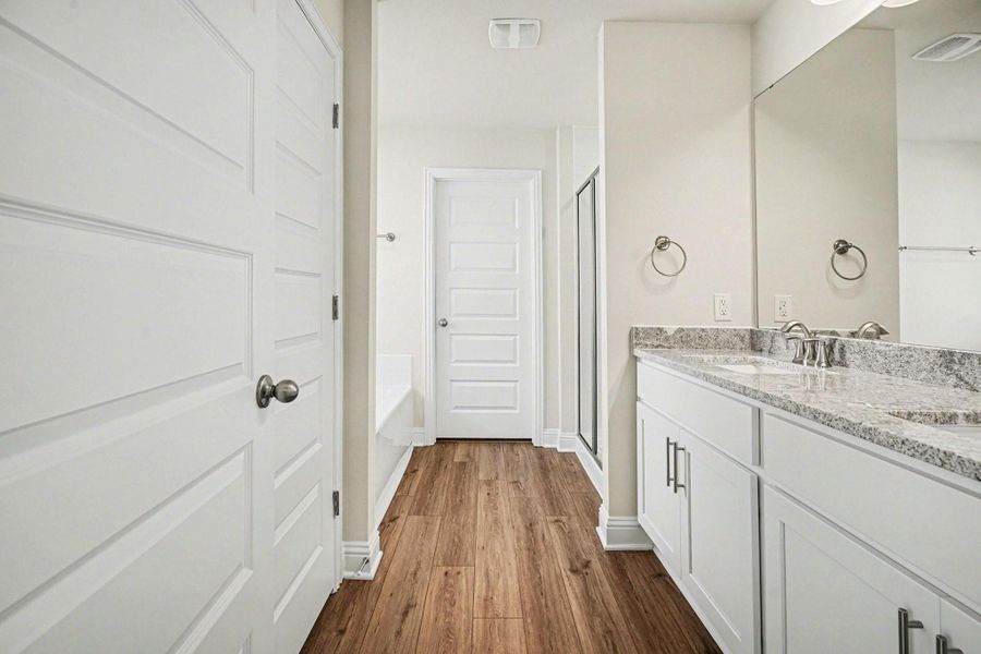 Furnished interior view inside a new home in Greystone, Angleton (Image 5).