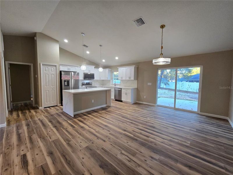 Spacious, unfurnished interior of a new home in , Ocala (Image 16).